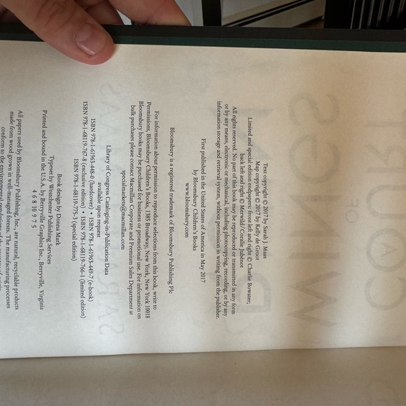 Sarah J Maas OOP A Court of Wings and Ruin - Picture 3 of 8